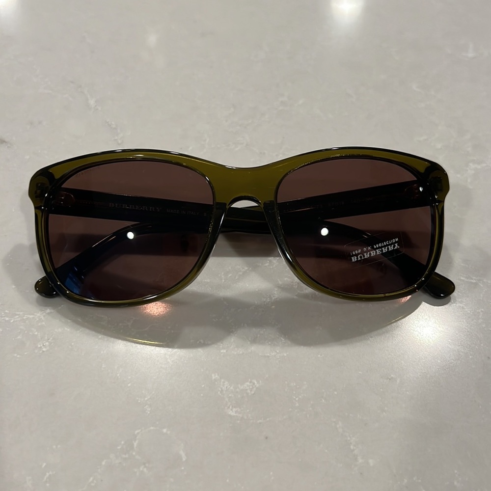 NWOT [Burberry] Men’s Olive Green Sunglasses B4123 3356/73 with Case - Picture 8 of 13